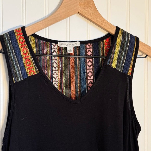 Green Envelope Black Embroidered Tank Top Women’s Size Medium - Picture 4 of 8